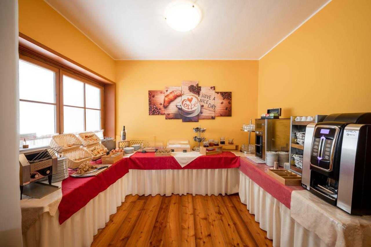Hotel Elena Сент-Винсент Экстерьер фото