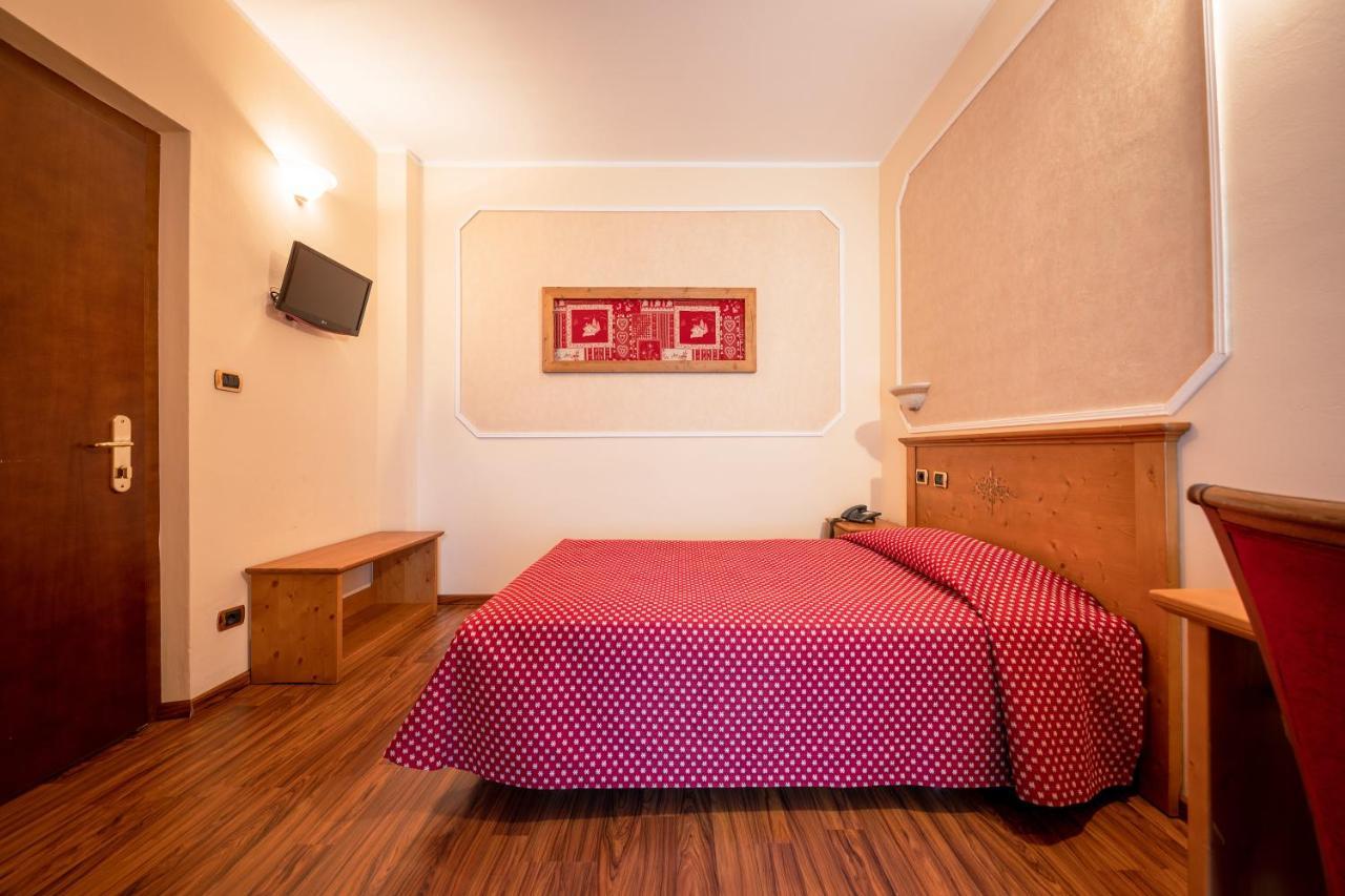 Hotel Elena Сент-Винсент Экстерьер фото