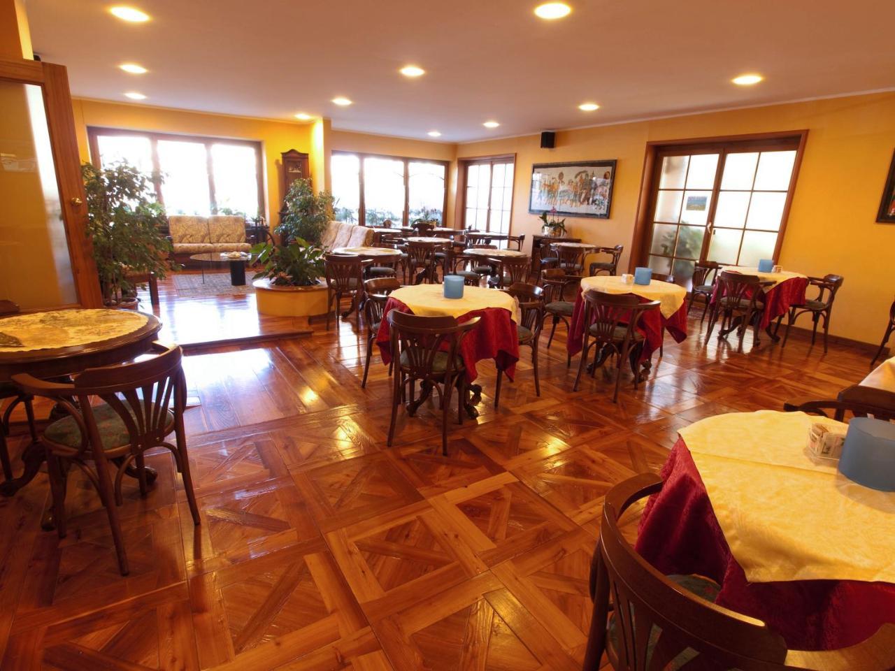 Hotel Elena Сент-Винсент Экстерьер фото
