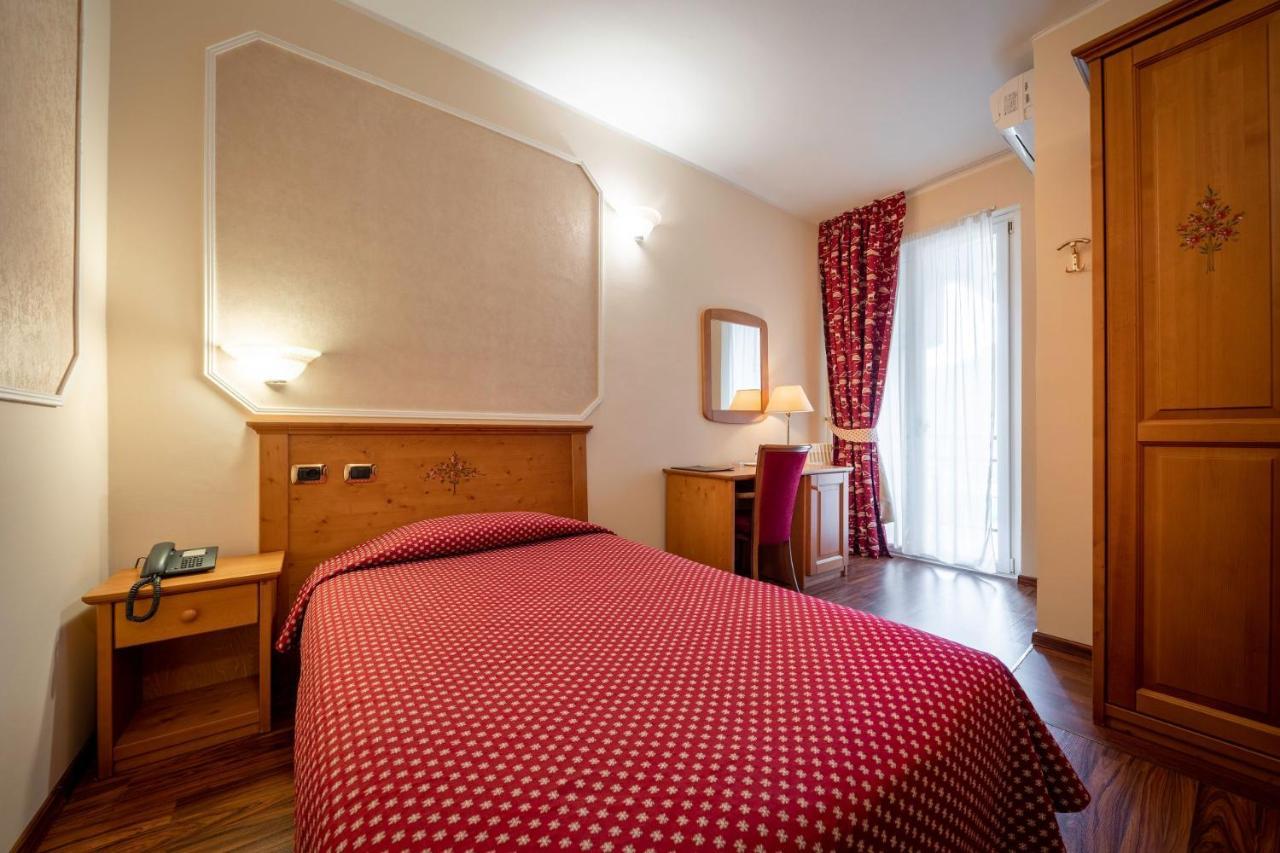 Hotel Elena Сент-Винсент Экстерьер фото
