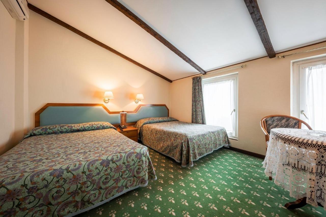 Hotel Elena Сент-Винсент Экстерьер фото