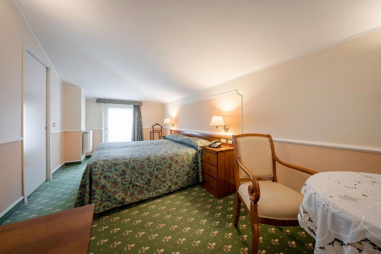 Hotel Elena Сент-Винсент Экстерьер фото