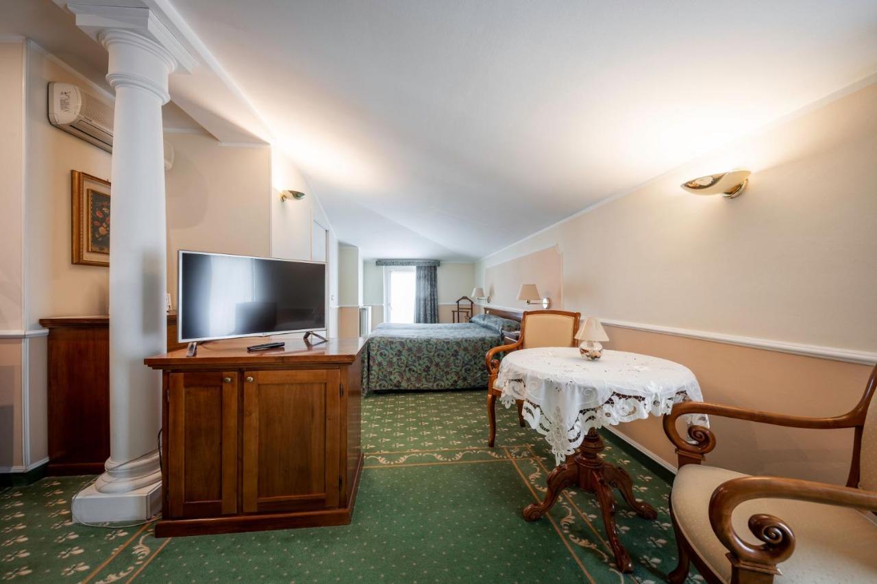 Hotel Elena Сент-Винсент Экстерьер фото