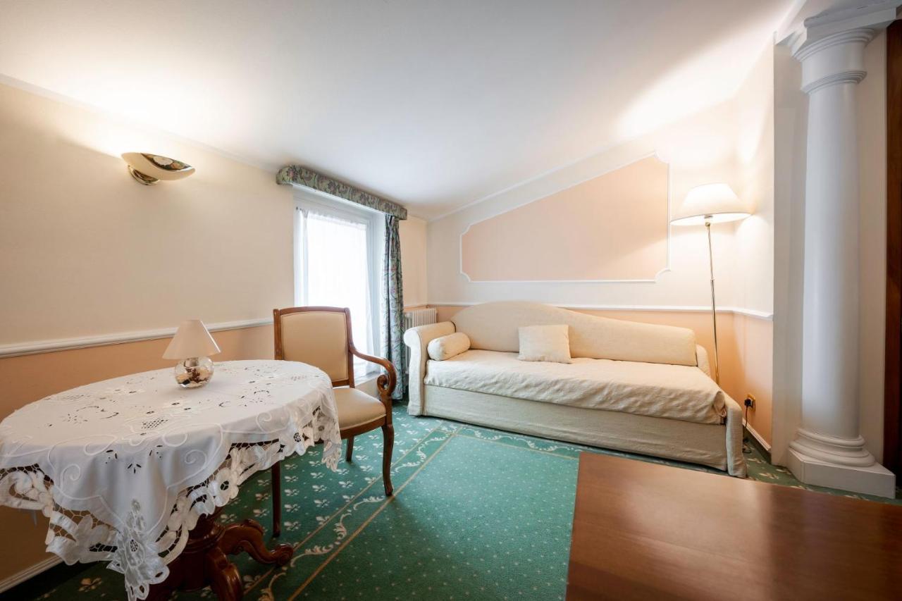 Hotel Elena Сент-Винсент Экстерьер фото