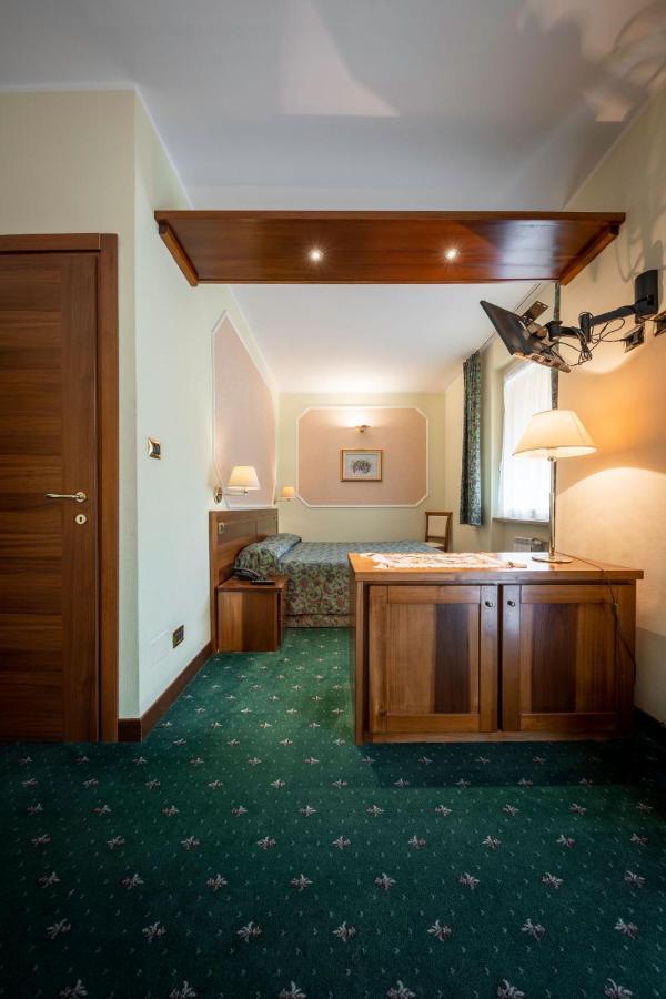 Hotel Elena Сент-Винсент Экстерьер фото