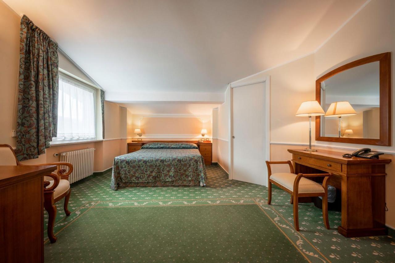 Hotel Elena Сент-Винсент Экстерьер фото