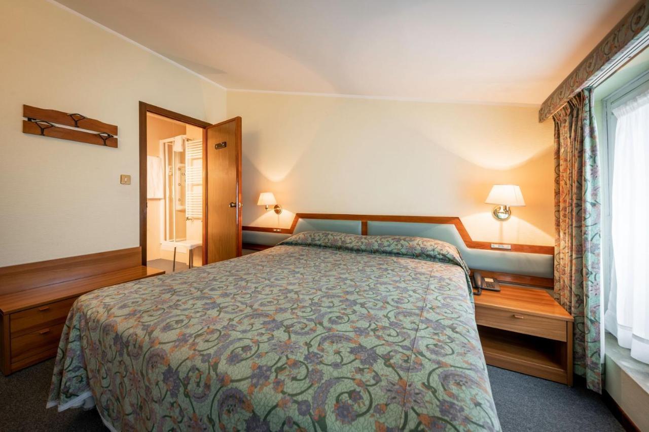 Hotel Elena Сент-Винсент Экстерьер фото